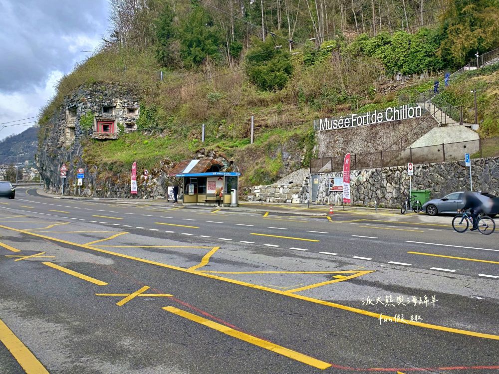 西庸堡Château de Chillon瑞士蒙特勒︱漂浮在日內瓦湖上的中世紀童話古堡！是皇宮還是監獄？走進拜倫筆下的詩意與哀愁（含交通攻略）～春季德瑞13日夢幻跟團︱DAY5-3