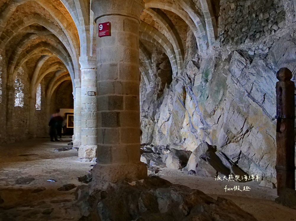 西庸堡Château de Chillon瑞士蒙特勒︱漂浮在日內瓦湖上的中世紀童話古堡！是皇宮還是監獄？走進拜倫筆下的詩意與哀愁（含交通攻略）～春季德瑞13日夢幻跟團︱DAY5-3