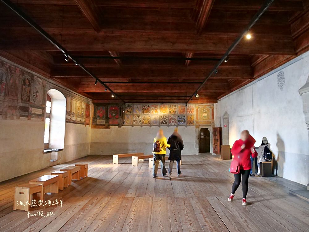 西庸堡Château de Chillon瑞士蒙特勒︱漂浮在日內瓦湖上的中世紀童話古堡！是皇宮還是監獄？走進拜倫筆下的詩意與哀愁（含交通攻略）～春季德瑞13日夢幻跟團︱DAY5-3