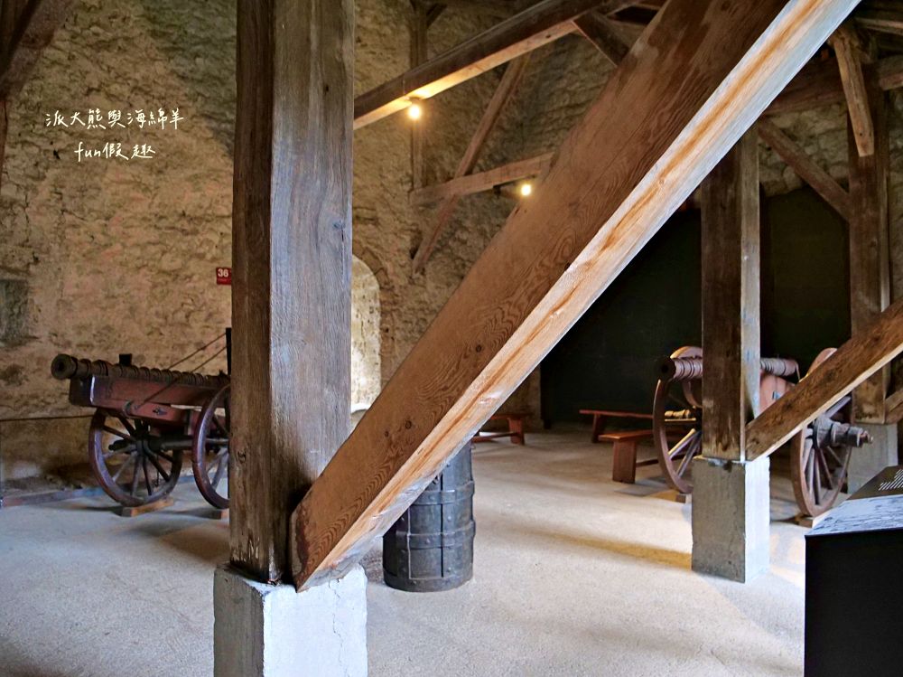 西庸堡Château de Chillon瑞士蒙特勒︱漂浮在日內瓦湖上的中世紀童話古堡！是皇宮還是監獄？走進拜倫筆下的詩意與哀愁（含交通攻略）～春季德瑞13日夢幻跟團︱DAY5-3