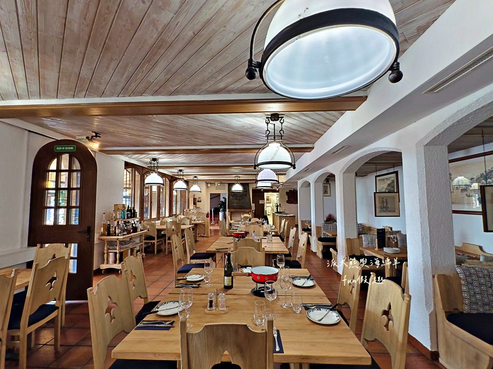Grill Mountain à la Taverne du Château de Chillon︱景點第一排絕佳餐廳，過馬路就到西庸古堡！義大利人接手後更有歐陸風情～春季德瑞13日夢幻跟團︱DAY5-2