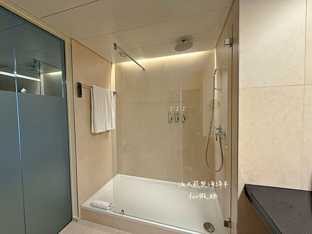 Renaissance Lucerne Hotel瑞士琉森住宿︱鄰近琉森各知名景點,離火車站只要3分鐘!走進電影般的場景,舊城區裡的現代奢華~真善美旅行社春季德瑞13日︱DAY4-11 - 第34張圖 Renaissance Lucerne Hotel瑞士琉森住宿︱鄰近琉森各知名景點,離火車站只要3分鐘!走進電影般的場景,舊城區裡的現代奢華~真善美旅行社春季德瑞13日︱DAY4-11
