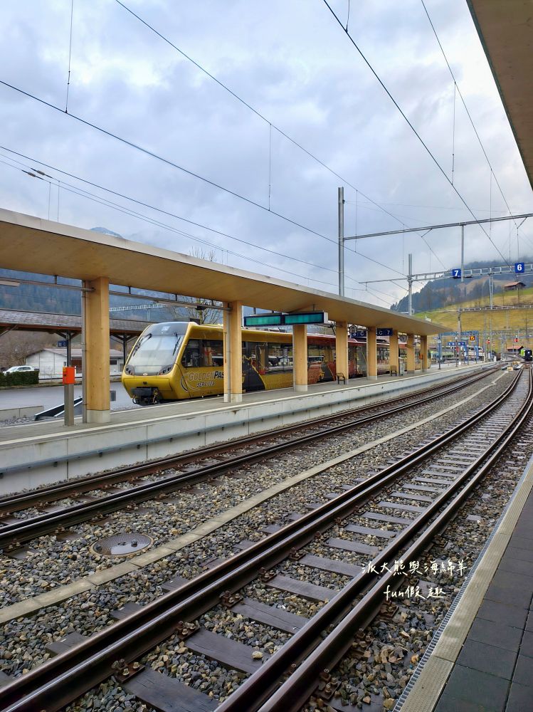黃金列車(GoldenPass Line)初體驗︱瑞士景觀列車穿梭雲霧仙境,從蒙特勒(Montreux)出發的浪漫鐵道之旅~春季德瑞13日夢幻跟團︱DAY5-4 - 第26張圖 黃金列車(GoldenPass Line)初體驗︱瑞士景觀列車穿梭雲霧仙境,從蒙特勒(Montreux)出發的浪漫鐵道之旅~春季德瑞13日夢幻跟團︱DAY5-4