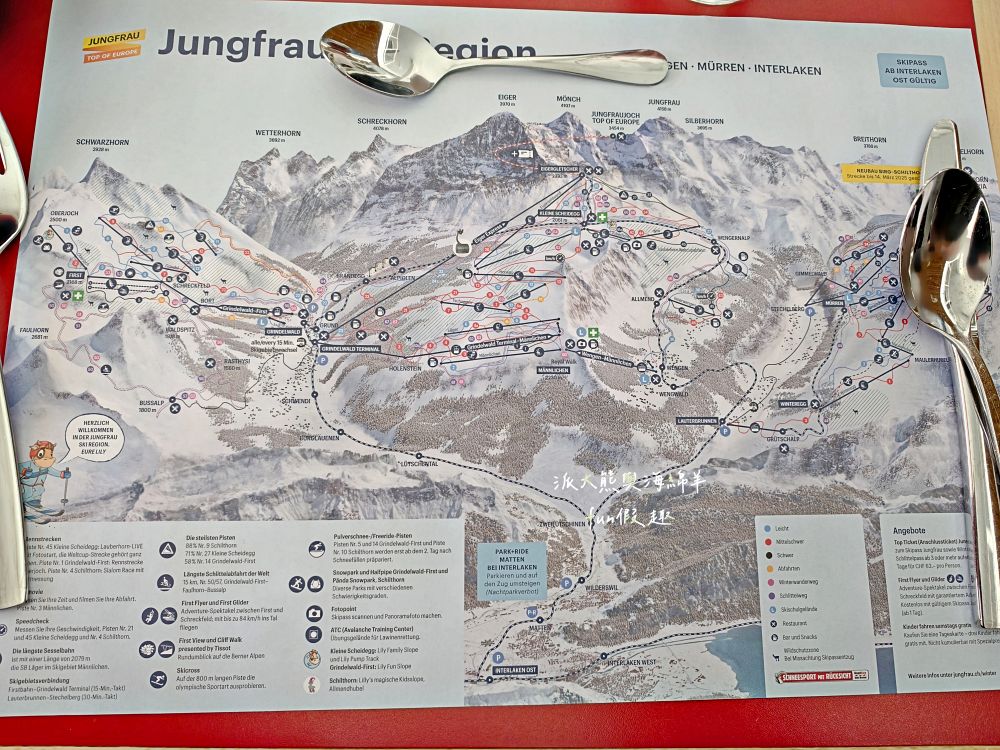 少女峰Jungfraujoch︱必逛夢幻天然冰宮、Aletsch景觀餐廳,世界最高Lindt巧克力與隱藏版紀念咖啡杯、限定少女峰Shot杯大公開!春季德瑞13日夢幻跟團~DAY6-3 - 第31張圖 少女峰Jungfraujoch︱必逛夢幻天然冰宮、Aletsch景觀餐廳,世界最高Lindt巧克力與隱藏版紀念咖啡杯、限定少女峰Shot杯大公開!春季德瑞13日夢幻跟團~DAY6-3