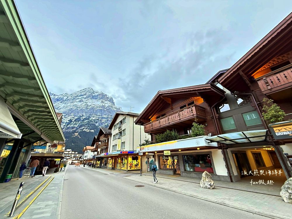 格林德瓦（Grindelwald）︱少女峰最美冰河村！走進明信片裡的童話小鎮！Hotel Kreuz & Post住宿周邊漫步與退稅指南～春季德瑞13日夢幻跟團︱DAY6-6