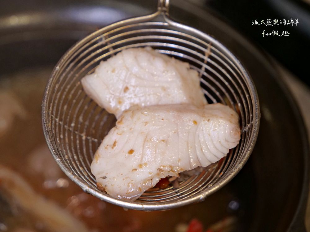 澎漁海味.壽司.鍋物｜草屯澎漁搬新家：200席寬敞空間，好停車日式禪風旗艦店！產地直送黃鮸魚海鮮總匯x日本A5和牛板腱，內行人才懂的「火鍋店吃壽司」！