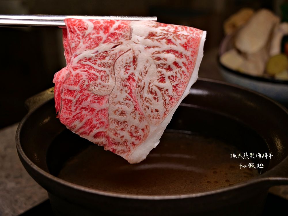 澎漁海味.壽司.鍋物｜草屯澎漁搬新家：200席寬敞空間，好停車日式禪風旗艦店！產地直送黃鮸魚海鮮總匯x日本A5和牛板腱，內行人才懂的「火鍋店吃壽司」！