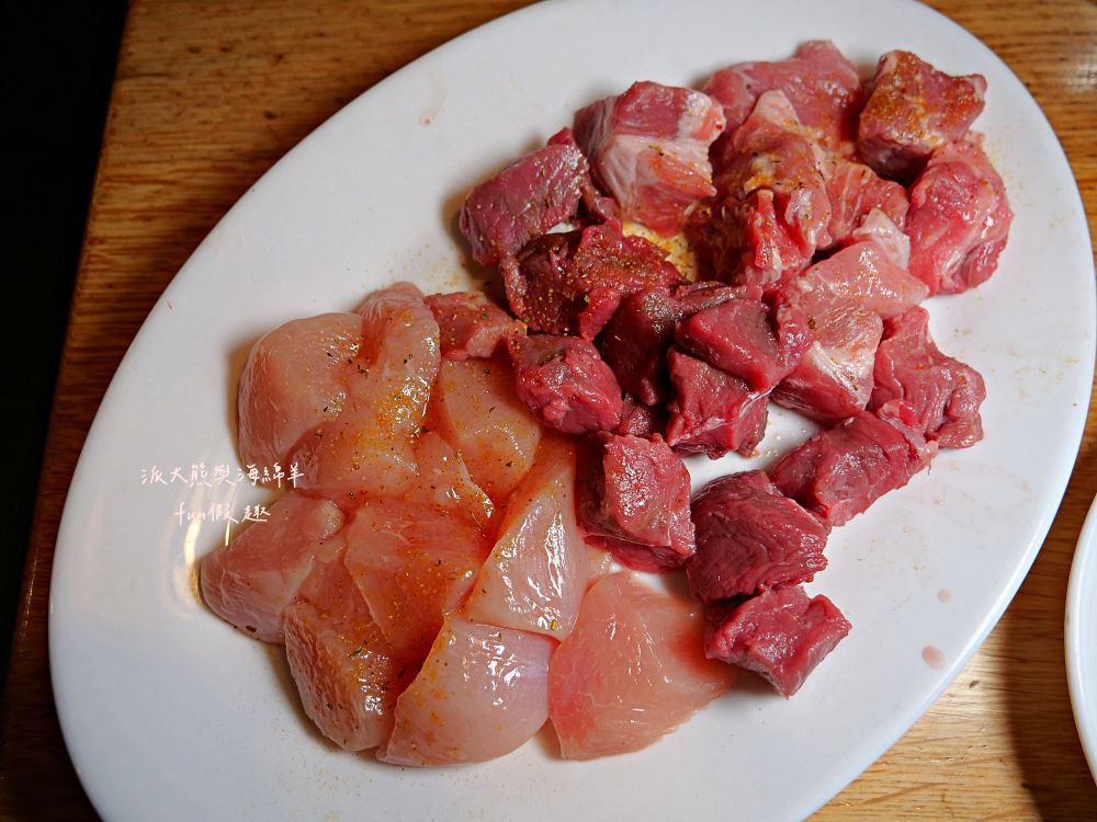 Bebbis Restaurant︱在艾格峰山腳下吃火鍋！格林德瓦「瑞士火鍋Fondue」初體驗！（起司、炸肉、巧克力三鍋一次滿足）︱春季德瑞13日夢幻跟團︱DAY6-5～