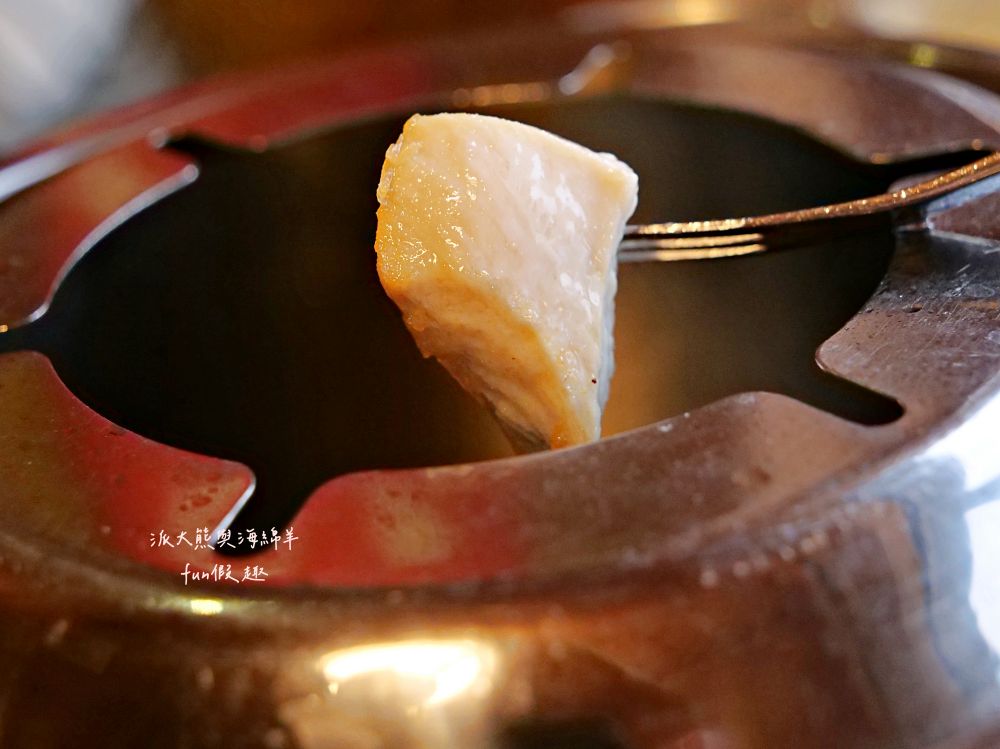 Bebbis Restaurant︱在艾格峰山腳下吃火鍋！格林德瓦「瑞士火鍋Fondue」初體驗！（起司、炸肉、巧克力三鍋一次滿足）︱春季德瑞13日夢幻跟團︱DAY6-5～