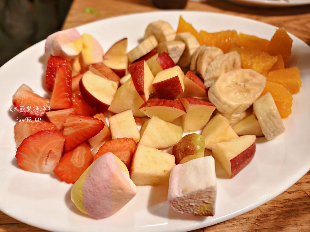 Bebbis Restaurant︱在艾格峰山腳下吃火鍋！格林德瓦「瑞士火鍋Fondue」初體驗！（起司、炸肉、巧克力三鍋一次滿足）︱春季德瑞13日夢幻跟團︱DAY6-5～