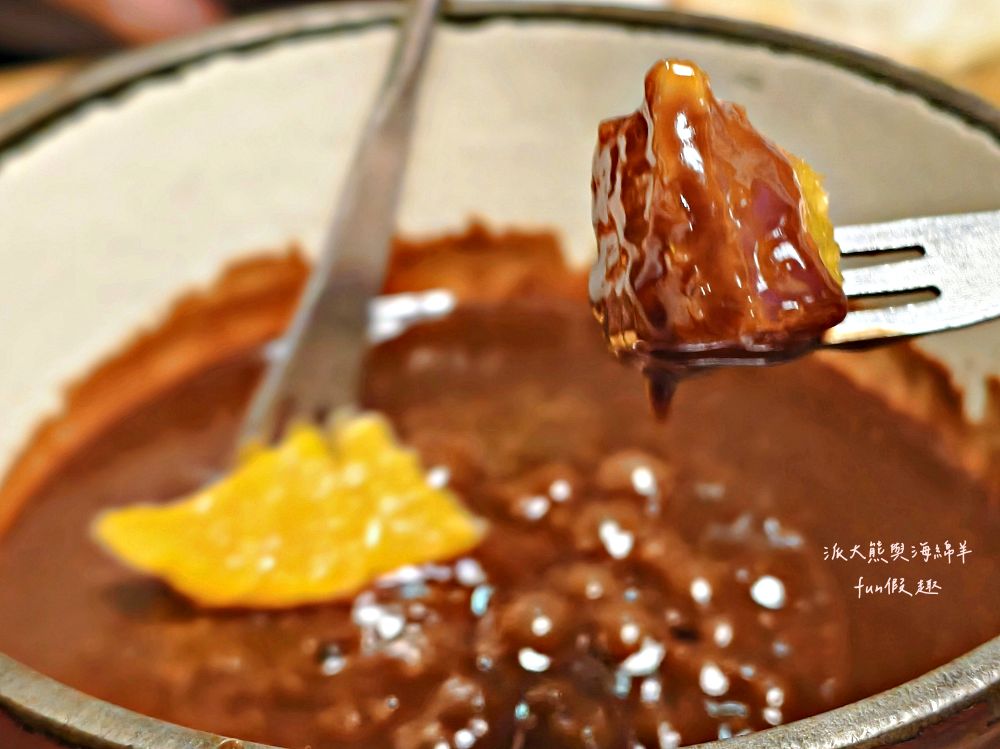 Bebbis Restaurant︱在艾格峰山腳下吃火鍋！格林德瓦「瑞士火鍋Fondue」初體驗！（起司、炸肉、巧克力三鍋一次滿足）︱春季德瑞13日夢幻跟團︱DAY6-5～