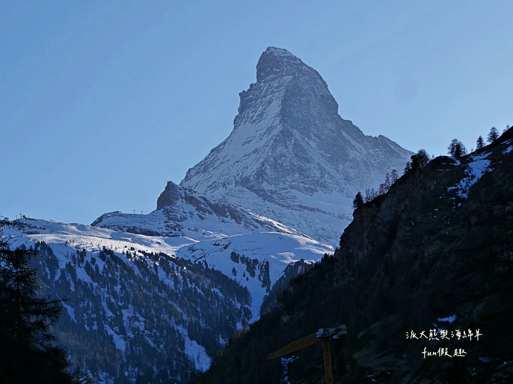 瑞士策馬特（Zermatt）實拍︱免上高山觀景台！用鏡頭捕捉馬特洪峰的日與夜：教堂橋（Kirchbrücke）黃金日出與Chalet Hotel Schönegg絕美夜景～春季德瑞13日夢幻跟團︱DAY7-3