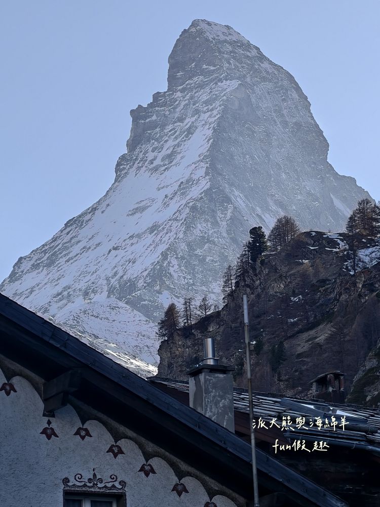 瑞士策馬特（Zermatt）實拍︱免上高山觀景台！用鏡頭捕捉馬特洪峰的日與夜：教堂橋（Kirchbrücke）黃金日出與Chalet Hotel Schönegg絕美夜景～春季德瑞13日夢幻跟團︱DAY7-3