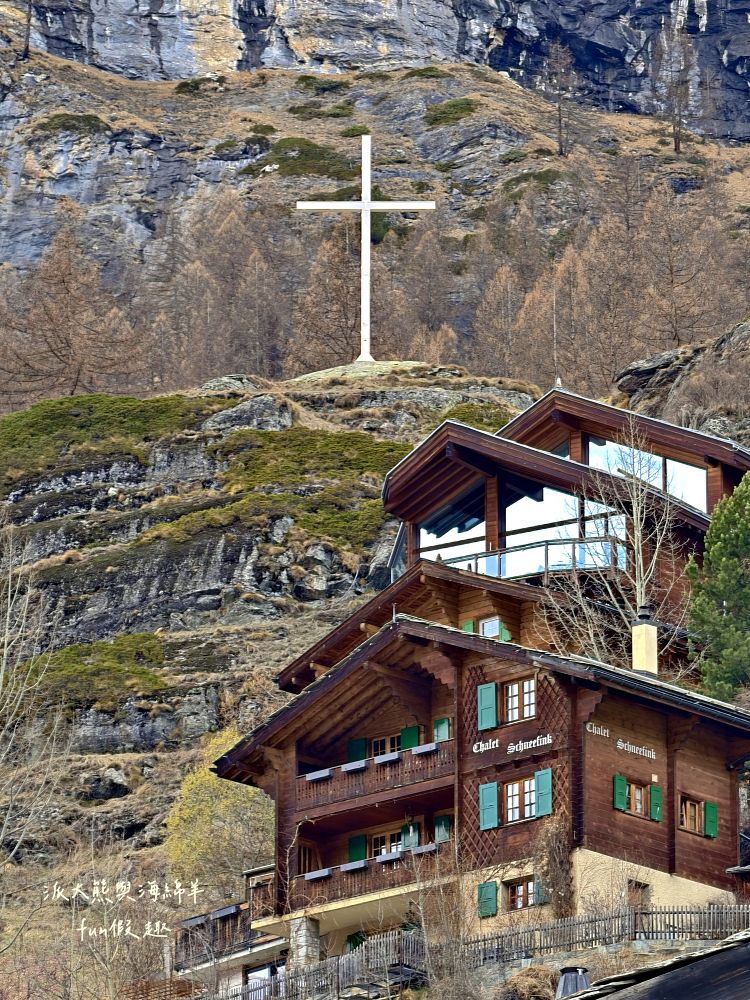 瑞士策馬特（Zermatt）實拍︱免上高山觀景台！用鏡頭捕捉馬特洪峰的日與夜：教堂橋（Kirchbrücke）黃金日出與Chalet Hotel Schönegg絕美夜景～春季德瑞13日夢幻跟團︱DAY7-3