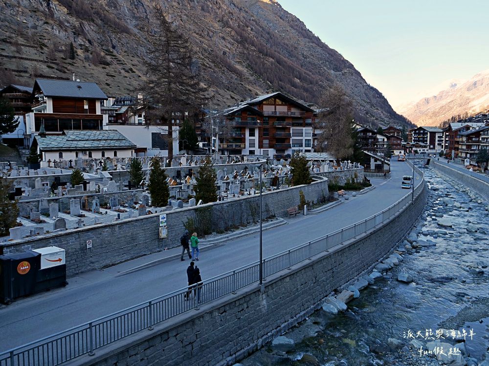 瑞士策馬特（Zermatt）實拍︱免上高山觀景台！用鏡頭捕捉馬特洪峰的日與夜：教堂橋（Kirchbrücke）黃金日出與Chalet Hotel Schönegg絕美夜景～春季德瑞13日夢幻跟團︱DAY7-3