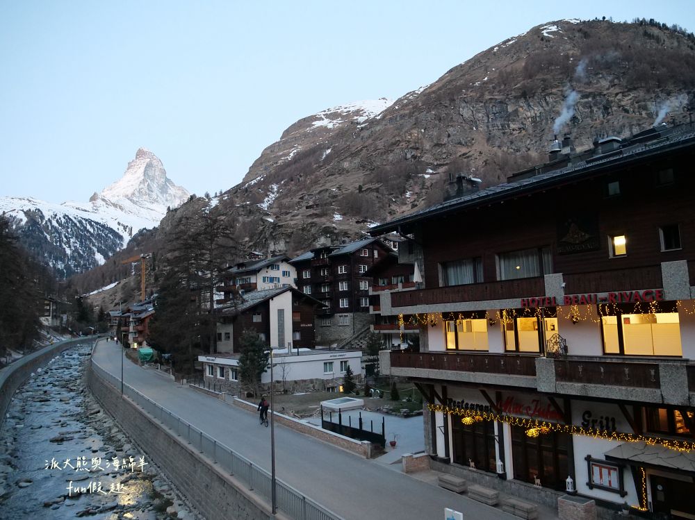 瑞士策馬特（Zermatt）實拍︱免上高山觀景台！用鏡頭捕捉馬特洪峰的日與夜：教堂橋（Kirchbrücke）黃金日出與Chalet Hotel Schönegg絕美夜景～春季德瑞13日夢幻跟團︱DAY7-3