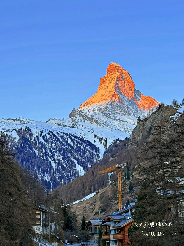 瑞士策馬特（Zermatt）實拍︱免上高山觀景台！用鏡頭捕捉馬特洪峰的日與夜：教堂橋（Kirchbrücke）黃金日出與Chalet Hotel Schönegg絕美夜景～春季德瑞13日夢幻跟團︱DAY7-3