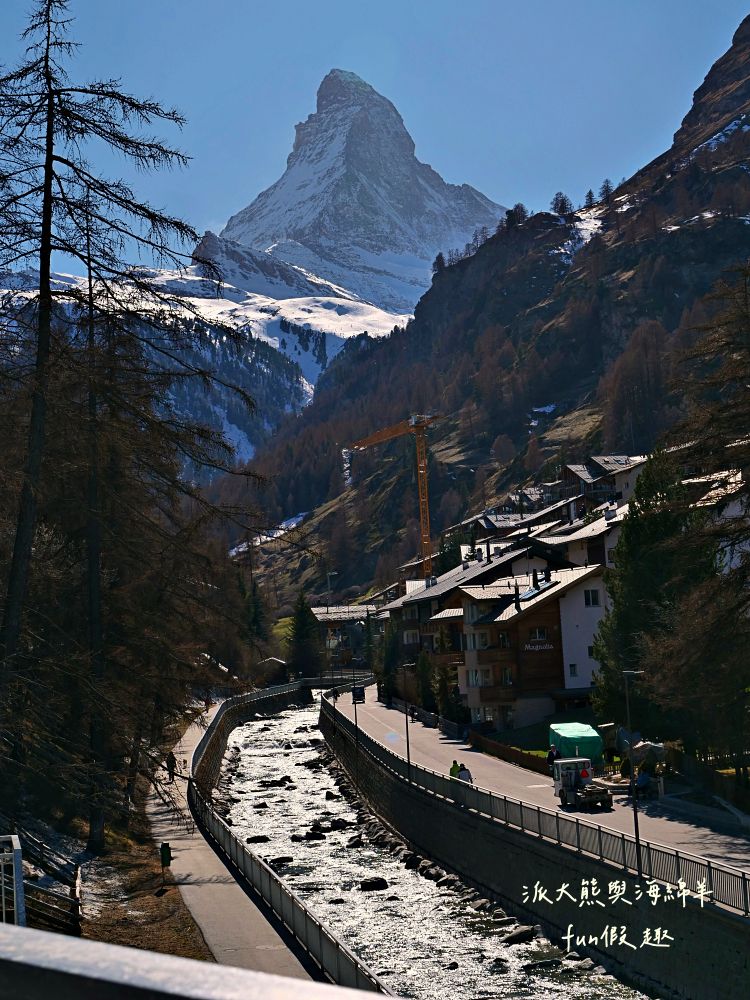 瑞士策馬特（Zermatt）實拍︱免上高山觀景台！用鏡頭捕捉馬特洪峰的日與夜：教堂橋（Kirchbrücke）黃金日出與Chalet Hotel Schönegg絕美夜景～春季德瑞13日夢幻跟團︱DAY7-3