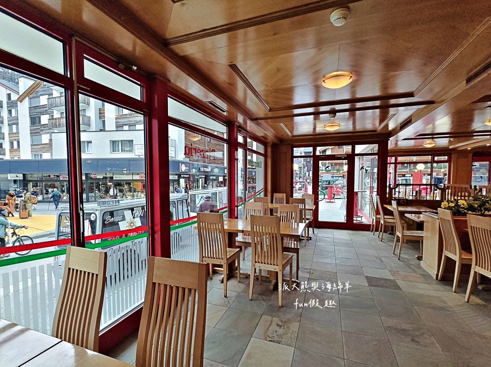 Bahnhofbuffet Non Solo Treno︱出站即抵達！在舊式火車車廂內享用義式美食，披薩、義大利麵與微醺瓦萊州聖代～春季德瑞13日夢幻跟團︱DAY8-5