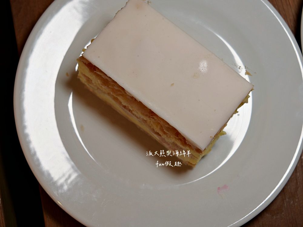 Fuchs Bakery & Cafe︱在最熱鬧的班霍夫大道,尋找慢活的山居歲月:百年老字號烘焙坊的溫馨下午茶體驗~春季德瑞13日夢幻跟團︱DAY8-3 - 第31張圖 Fuchs Bakery & Cafe︱在最熱鬧的班霍夫大道,尋找慢活的山居歲月:百年老字號烘焙坊的溫馨下午茶體驗~春季德瑞13日夢幻跟團︱DAY8-3