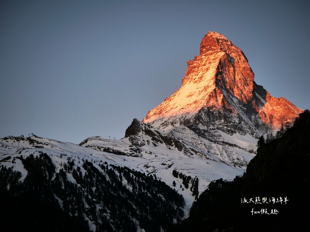 馬特洪峰（Matterhorn）︱搭乘登山鐵道前往Gornergrat、眺望金字塔山峰、ZOOOM the Matterhorn體驗、漫步Riffelalp夢幻雪景，享受最純粹的瑞士慢遊時光～春季德瑞13日夢幻跟團︱DAY8-1