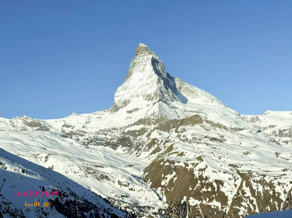 馬特洪峰（Matterhorn）︱搭乘登山鐵道前往Gornergrat、眺望金字塔山峰、ZOOOM the Matterhorn體驗、漫步Riffelalp夢幻雪景，享受最純粹的瑞士慢遊時光～春季德瑞13日夢幻跟團︱DAY8-1