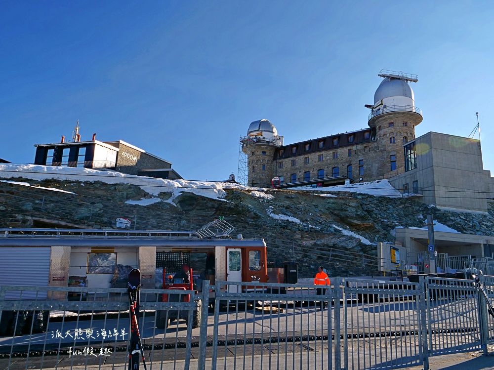 馬特洪峰（Matterhorn）︱搭乘登山鐵道前往Gornergrat、眺望金字塔山峰、ZOOOM the Matterhorn體驗、漫步Riffelalp夢幻雪景，享受最純粹的瑞士慢遊時光～春季德瑞13日夢幻跟團︱DAY8-1