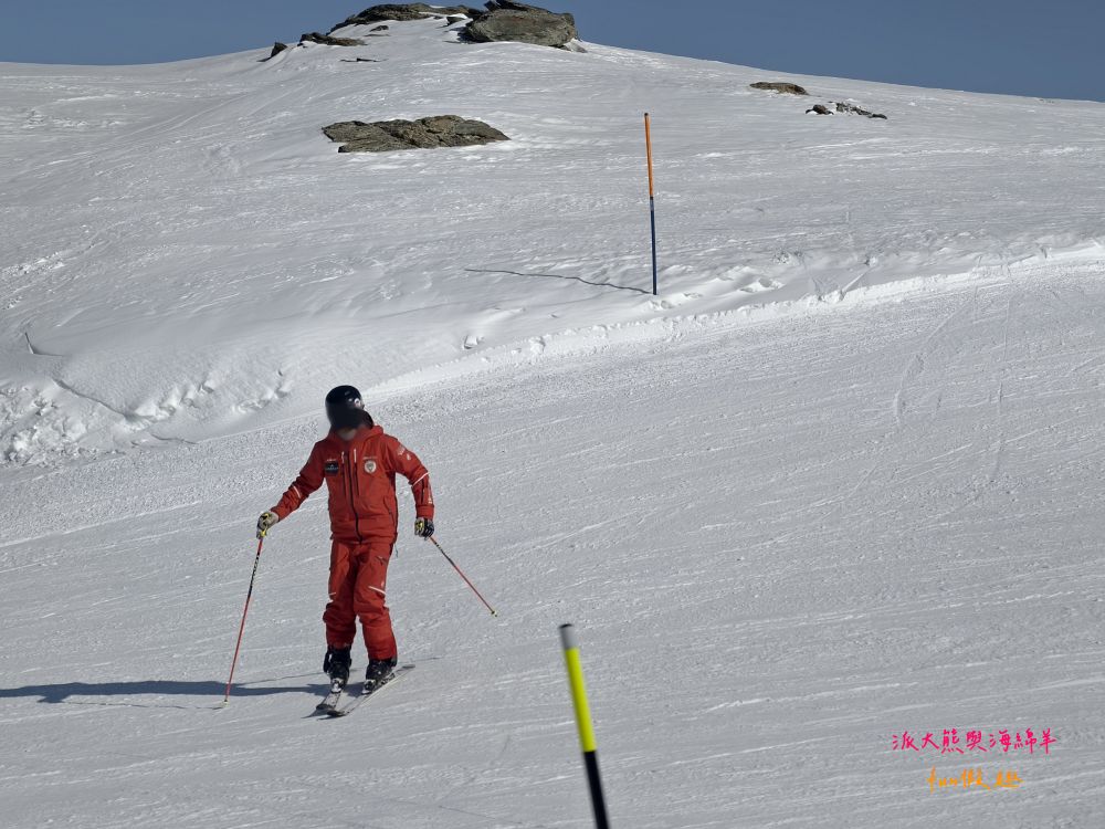 馬特洪峰（Matterhorn）︱搭乘登山鐵道前往Gornergrat、眺望金字塔山峰、ZOOOM the Matterhorn體驗、漫步Riffelalp夢幻雪景，享受最純粹的瑞士慢遊時光～春季德瑞13日夢幻跟團︱DAY8-1