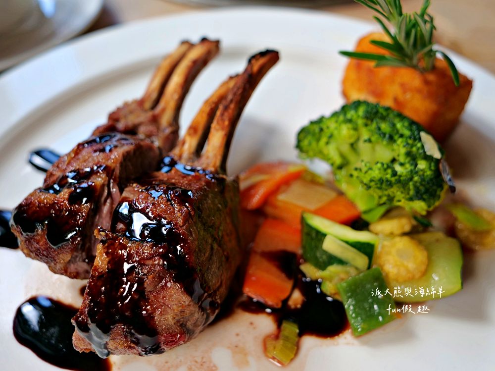 Restaurant Julen︱難以忘懷的粉嫩黑鼻羊排與瓦萊州 Syrah紅酒，視覺與味覺的雙重奢華享受～馬特洪峰山腳下的極致味蕾！春季德瑞13日夢幻跟團︱DAY8-2