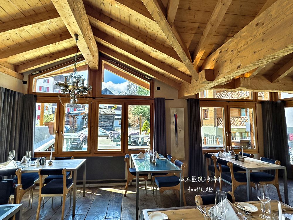 Restaurant Julen︱難以忘懷的粉嫩黑鼻羊排與瓦萊州 Syrah紅酒，視覺與味覺的雙重奢華享受～馬特洪峰山腳下的極致味蕾！春季德瑞13日夢幻跟團︱DAY8-2