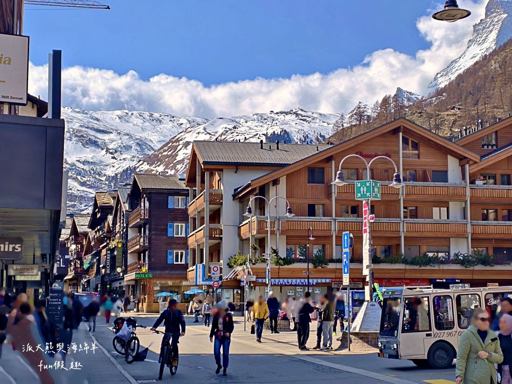 策馬特（Zermatt）半日遊︱漫步童話山城班霍夫大街，Coop超市採買伴手禮、瑞士刀、馬特洪峰紀念杯，超實用購物指南通通在這裡！︱春季德瑞13日夢幻跟團︱DAY8-4
