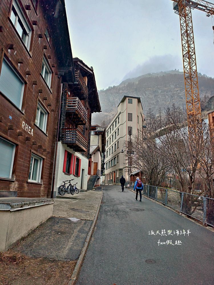 冰河列車（Glacier Express）︱解鎖全球最慢快車，全景窗配瓦萊州美食！策馬特到庫爾5.5小時慢旅行，最奢侈的阿爾卑斯鐵道饗宴～春季德瑞13日夢幻跟團︱DAY9-1