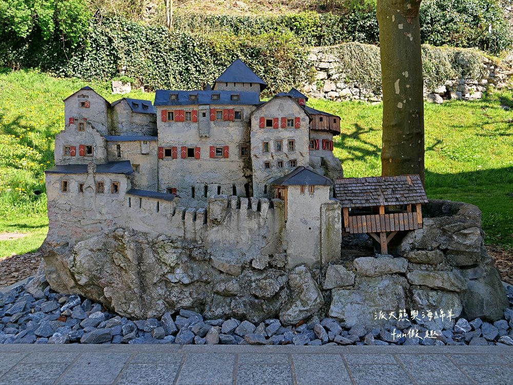 列支敦斯登Liechtenstein︱說德語卻沒跟德國接壤?比臺北市還小卻富得流油,歐洲口袋國家大解密!(含交通及邊境退稅)春季德瑞13日夢幻跟團︱DAY9-2~ - 第21張圖 列支敦斯登Liechtenstein︱說德語卻沒跟德國接壤?比臺北市還小卻富得流油,歐洲口袋國家大解密!(含交通及邊境退稅)春季德瑞13日夢幻跟團︱DAY9-2~