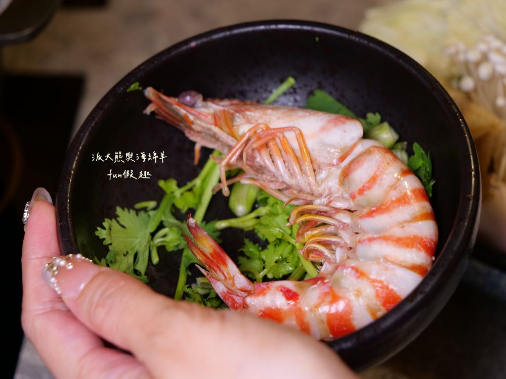 2026澎漁海味.壽司.鍋物｜澎漁草屯旗艦店！500元內高CP值套餐，必點超狂香菜牛肉鍋、巨無霸炸蝦壽司與澎湖明蝦總匯 （附專屬停車場）～