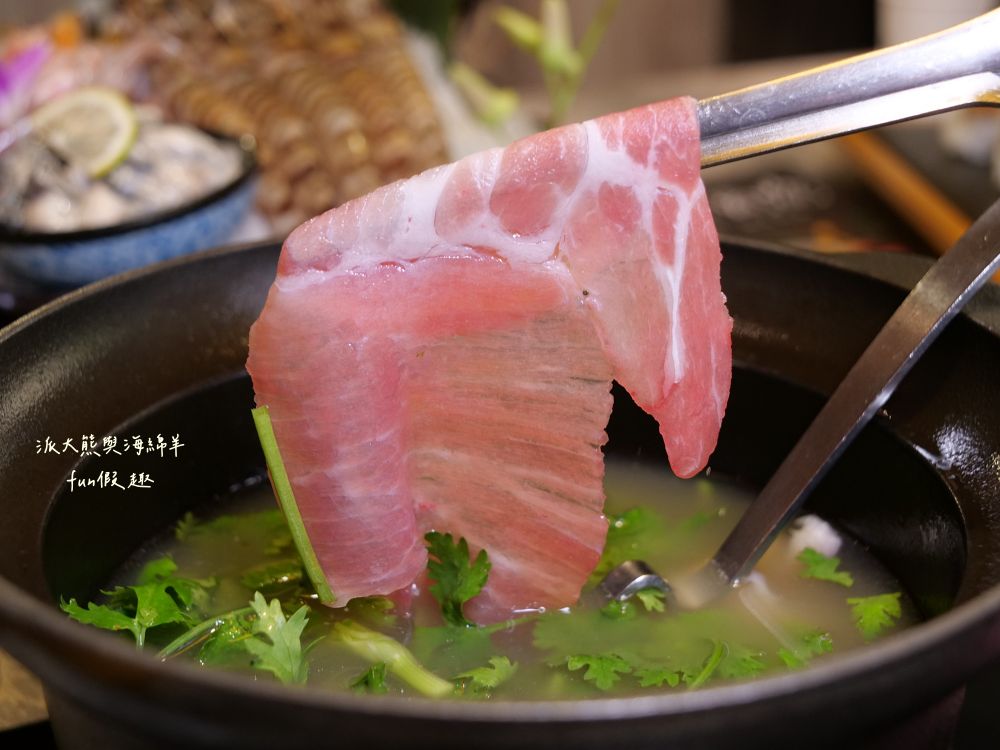 2026澎漁海味.壽司.鍋物｜澎漁草屯旗艦店！500元內高CP值套餐，必點超狂香菜牛肉鍋、巨無霸炸蝦壽司與澎湖明蝦總匯 （附專屬停車場）～